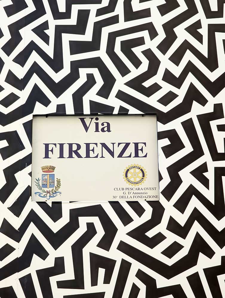 photo of the sign of Via Firenze in Pescara, Italy