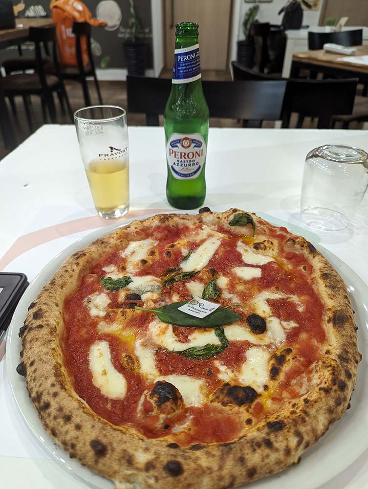 a Neapolitan style pizza Scott had in Pescara, Italy