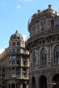 Two monumental neighbors stand side by side in the very centre of Genova, reflecting the city’s rich history but keeping a touch of modernity.